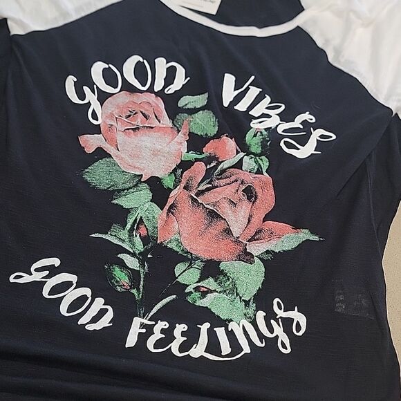 Good Vibes Black T-Shirt - Picture 12 of 12